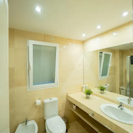 Amplio Apto Centro Vistas Torneria Fjhomefj
